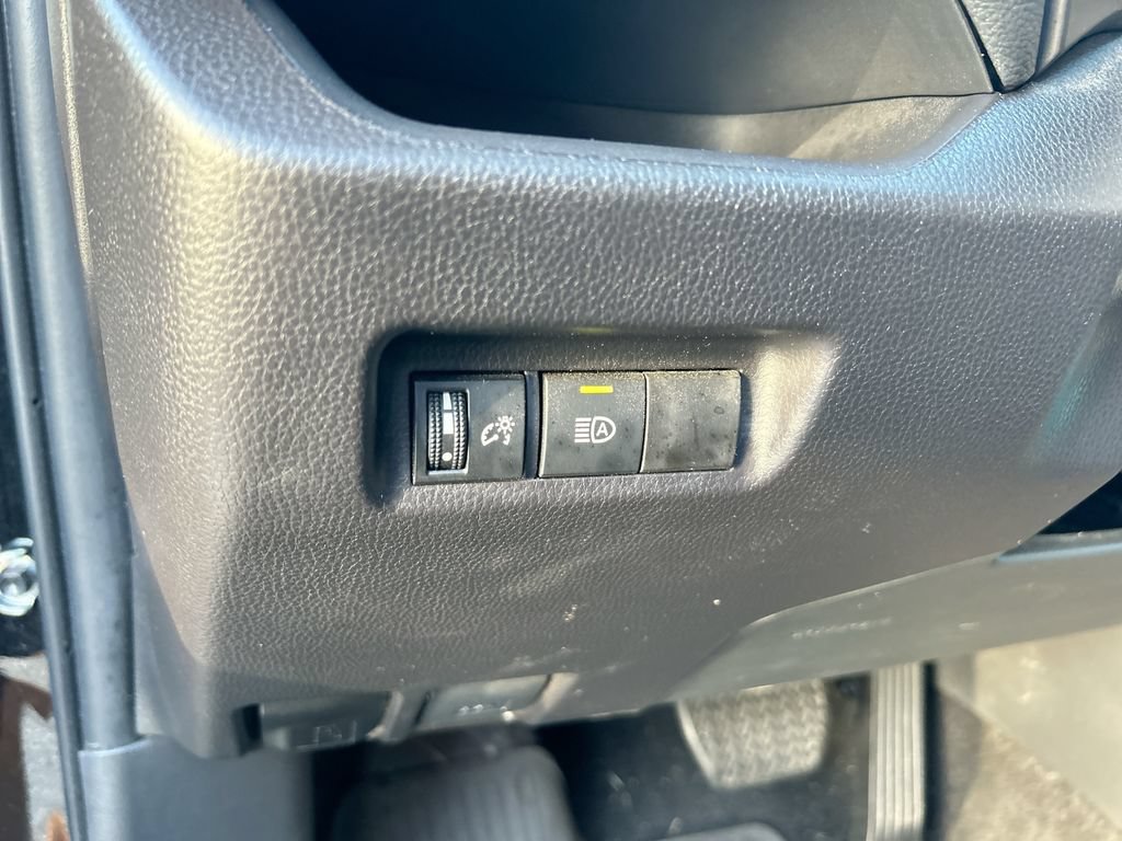 Used 2025 Toyota RAV4 LE FWD image 13