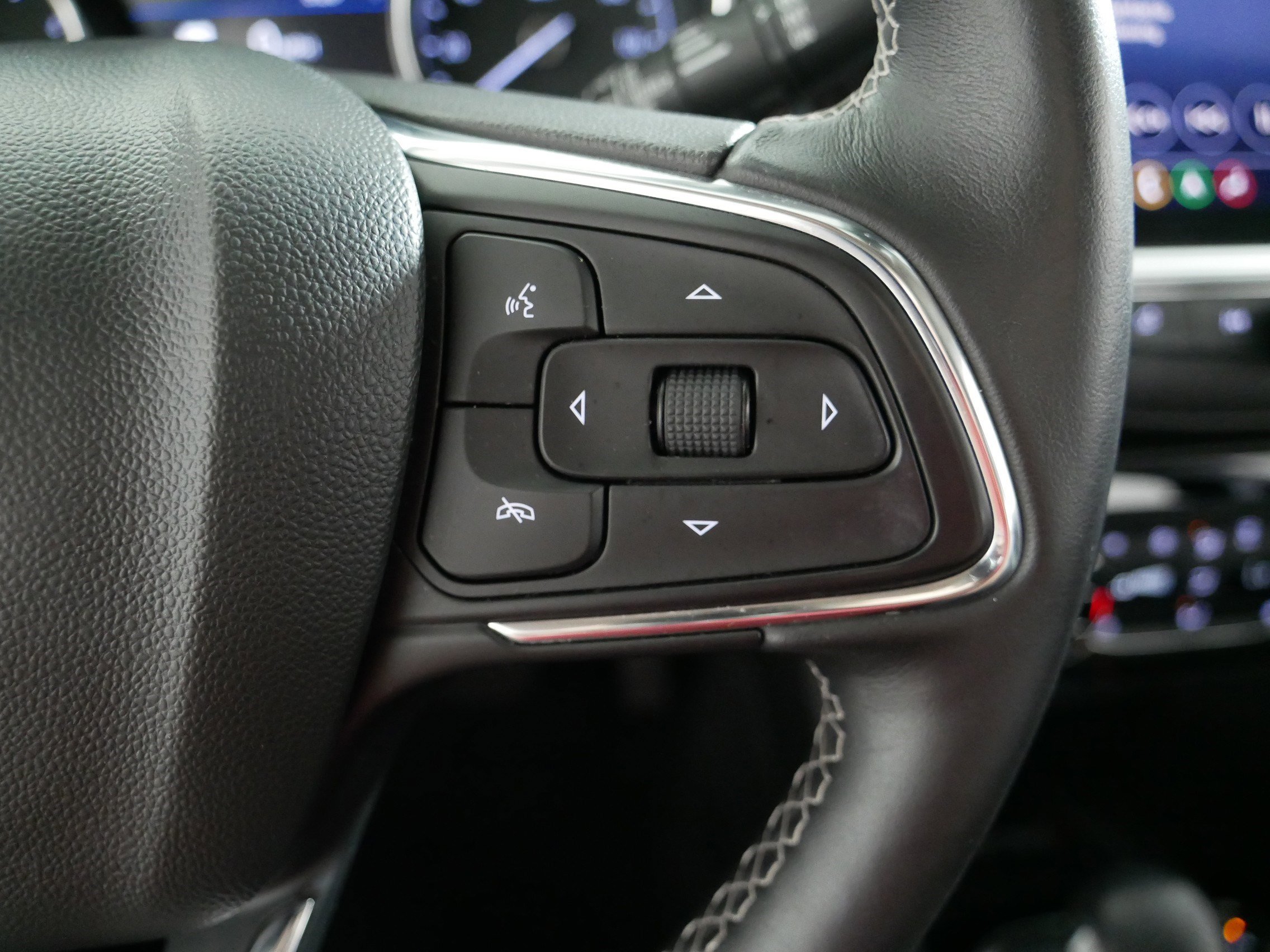 Used 2020 Buick Encore GX Essence w/ Experience Buick Package AWD/4WD image 28