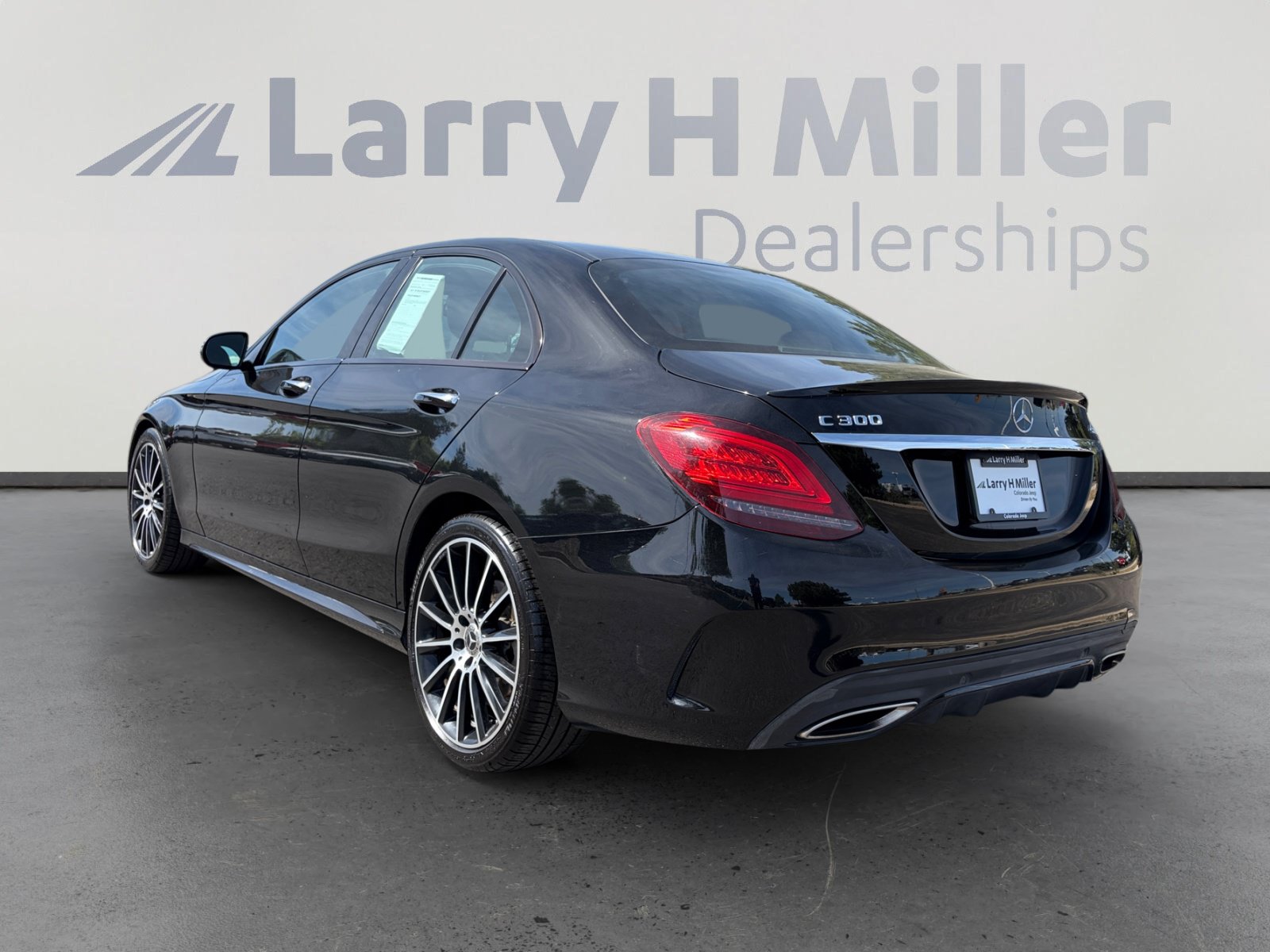 Used 2020 Mercedes-Benz C 300 4MATIC Sedan image 3