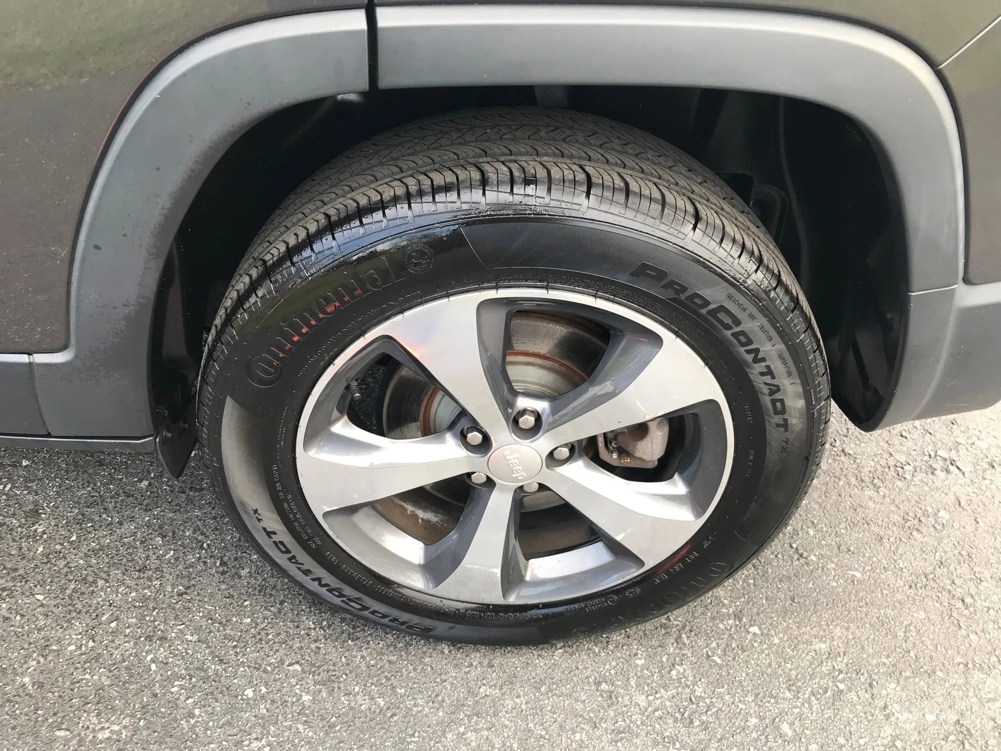 Used 2019 Jeep Cherokee Limited w/ Technology Group image 50