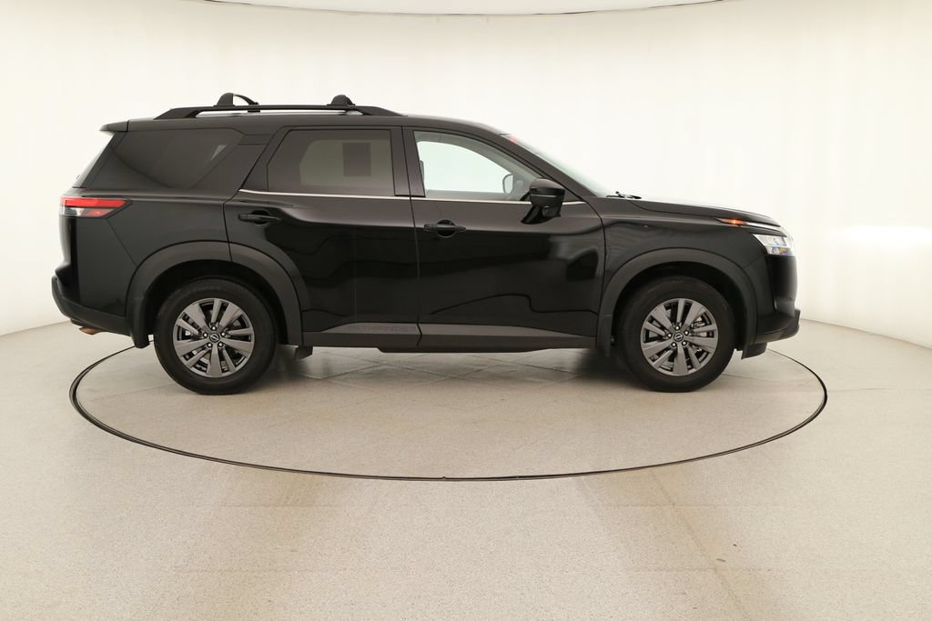 Used 2022 Nissan Pathfinder SV AWD/4WD image 8