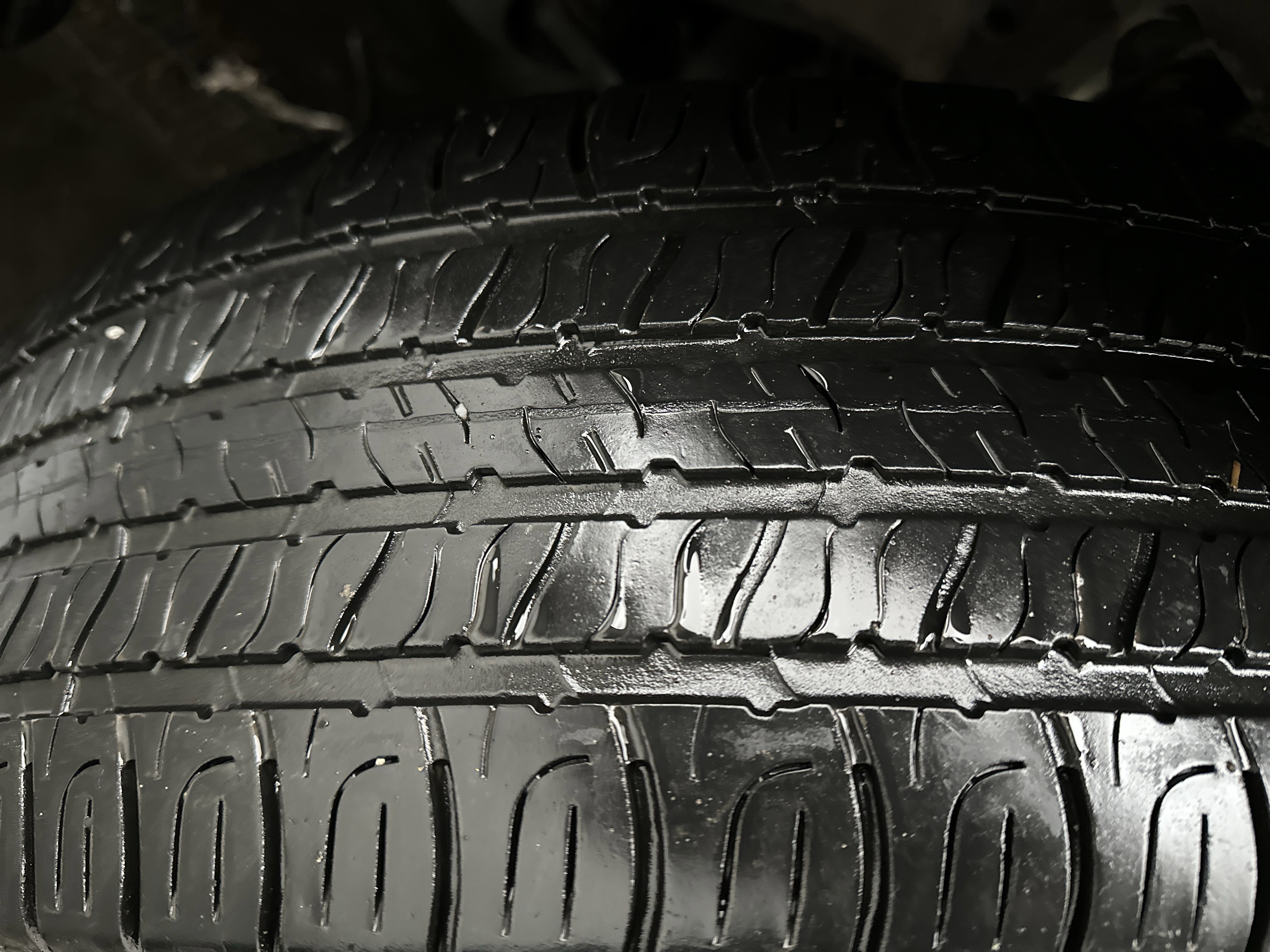 Used 2022 Toyota Venza LE image 12