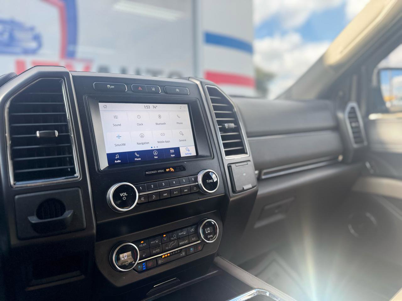 Used 2020 Ford Expedition Limited image 41