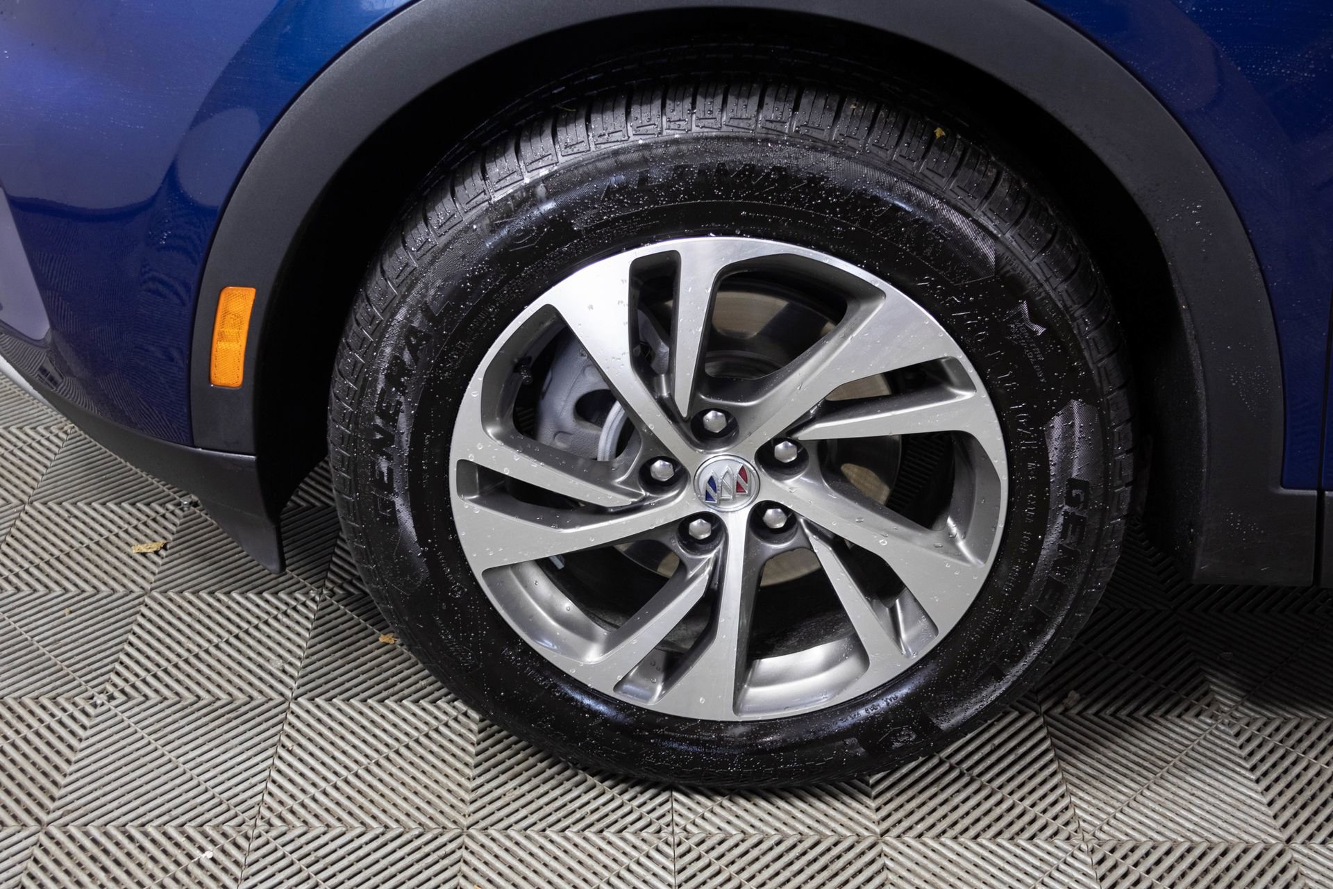 Used 2022 Buick Envision Essence w/ Safety Package image 44