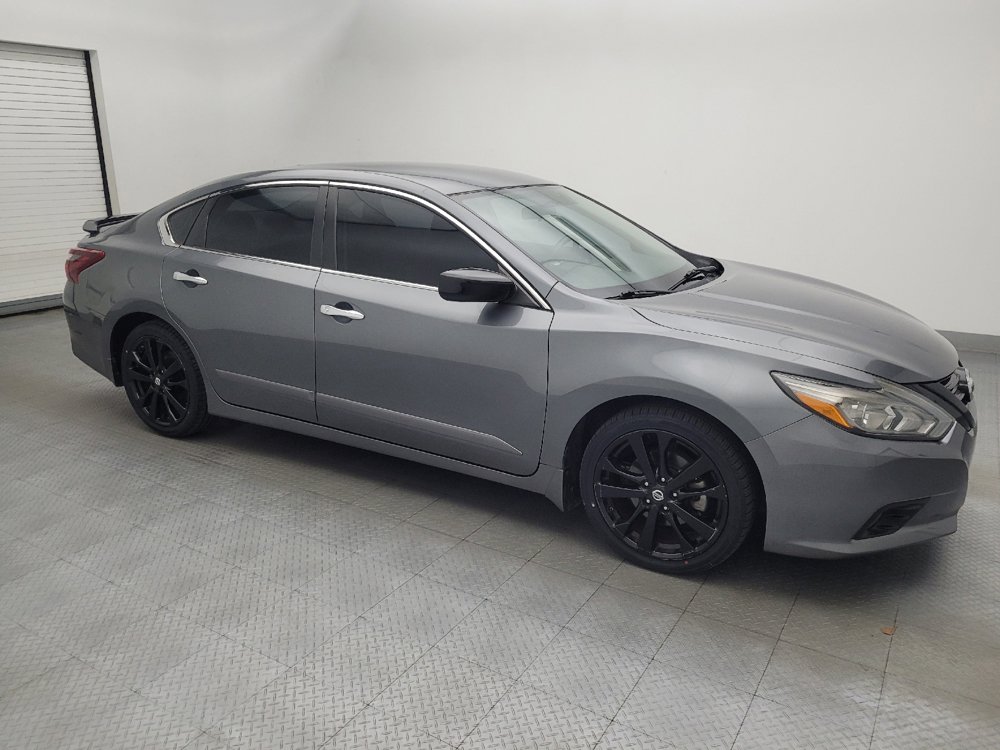 Used 2018 Nissan Altima 2.5 SR w/ SR Midnight Edition FWD image 11