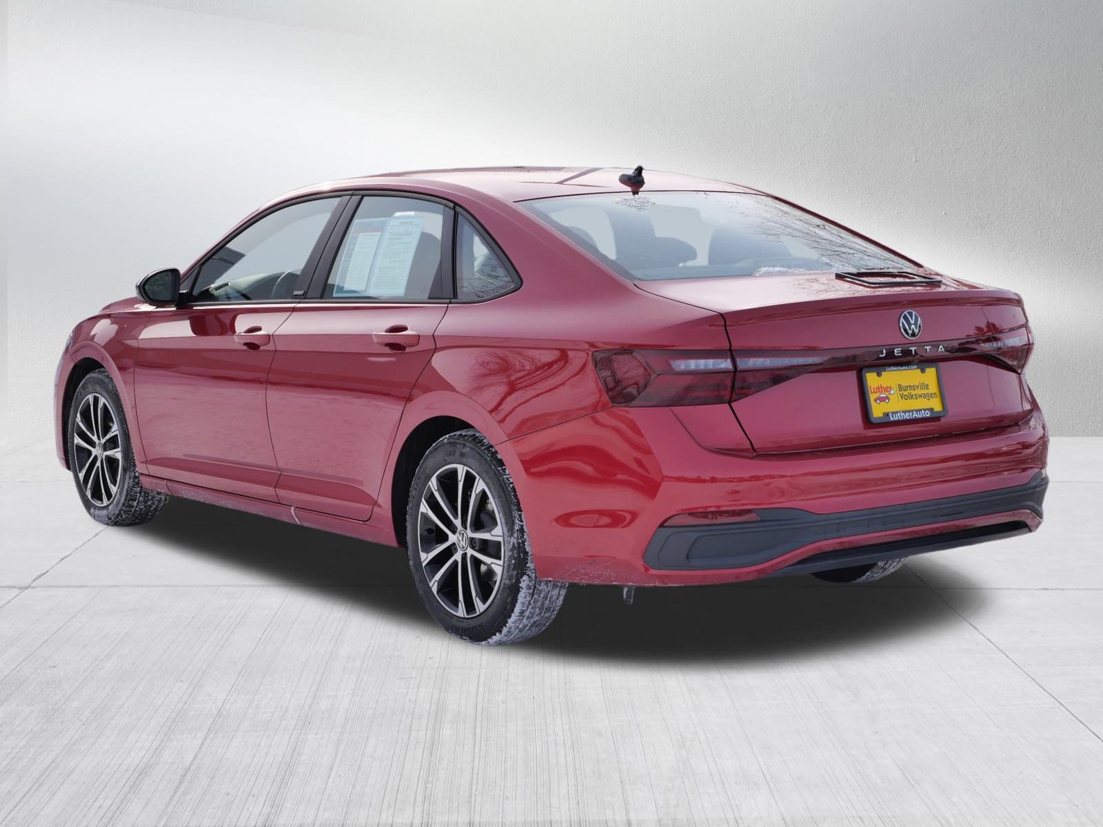 Certified 2025 Volkswagen Jetta Sport image 5