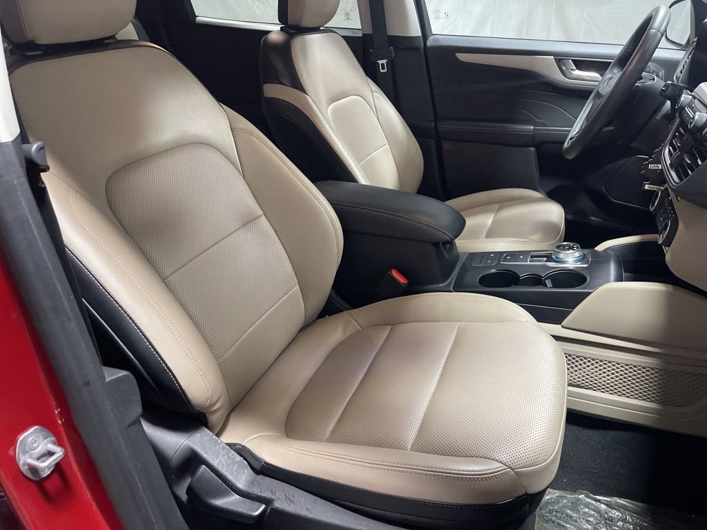 Used 2022 Ford Escape SEL image 9