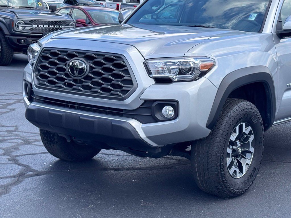 Used 2023 Toyota Tacoma TRD Off-Road w/ Technology Package AWD/4WD image 33