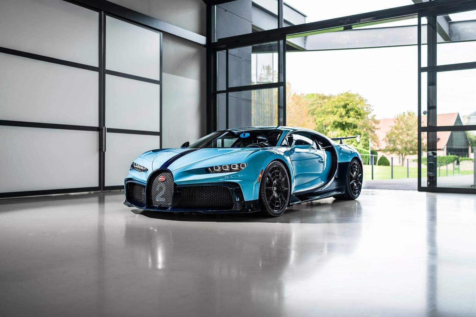 Used 2023 Bugatti Chiron Pur Sport image 3