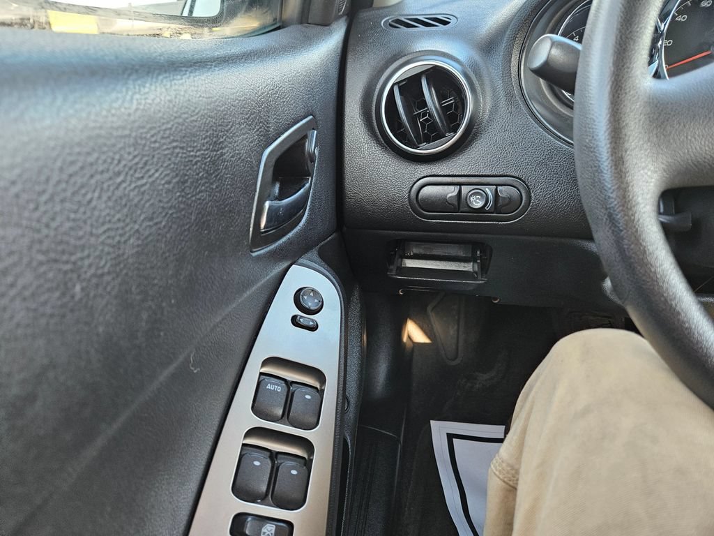 Used 2008 Pontiac G6 Value Leader FWD image 12
