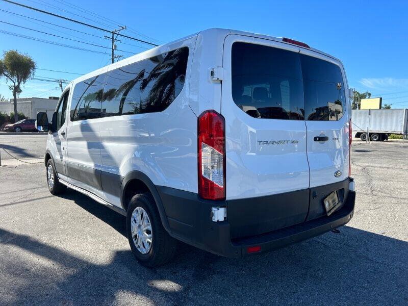 Used 2022 Ford Transit 350 XLT RWD image 5