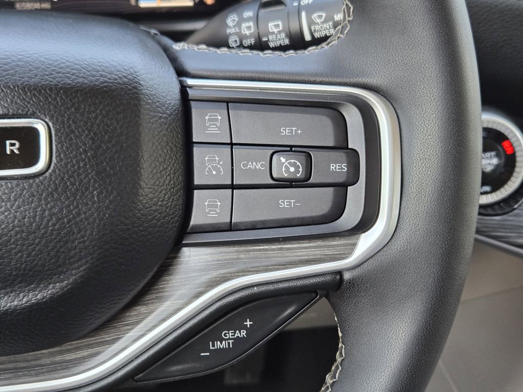 Used 2024 Jeep Wagoneer Series II w/ Flexible Seating Group RWD image 28