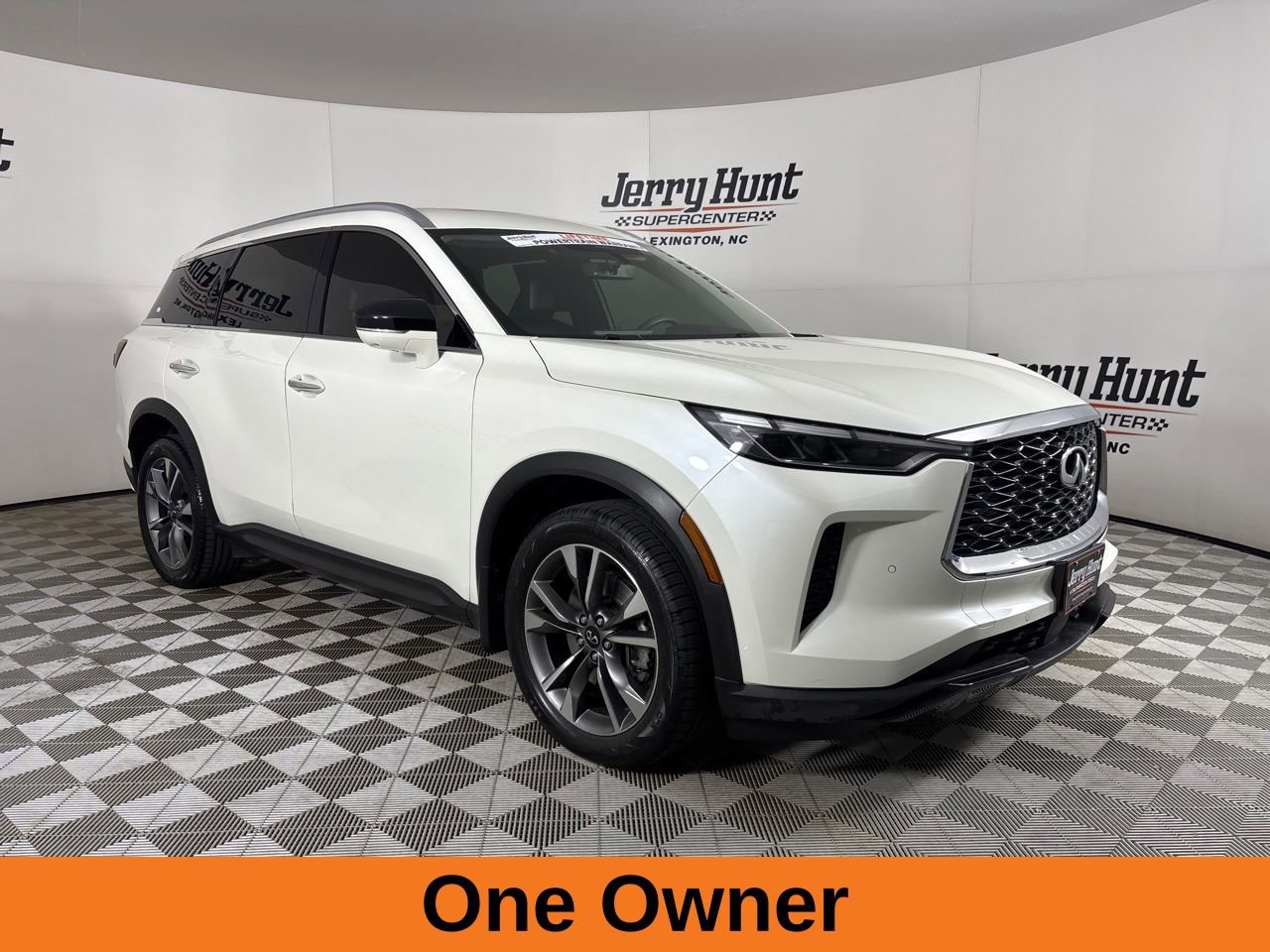 Used 2023 INFINITI QX60 Luxe w/ Cargo Package AWD/4WD image 4