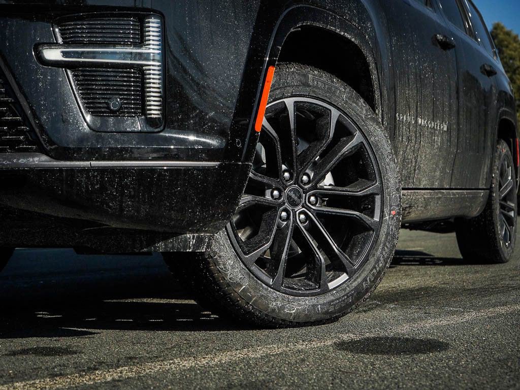 New 2026 Jeep Grand Wagoneer Summit image 5