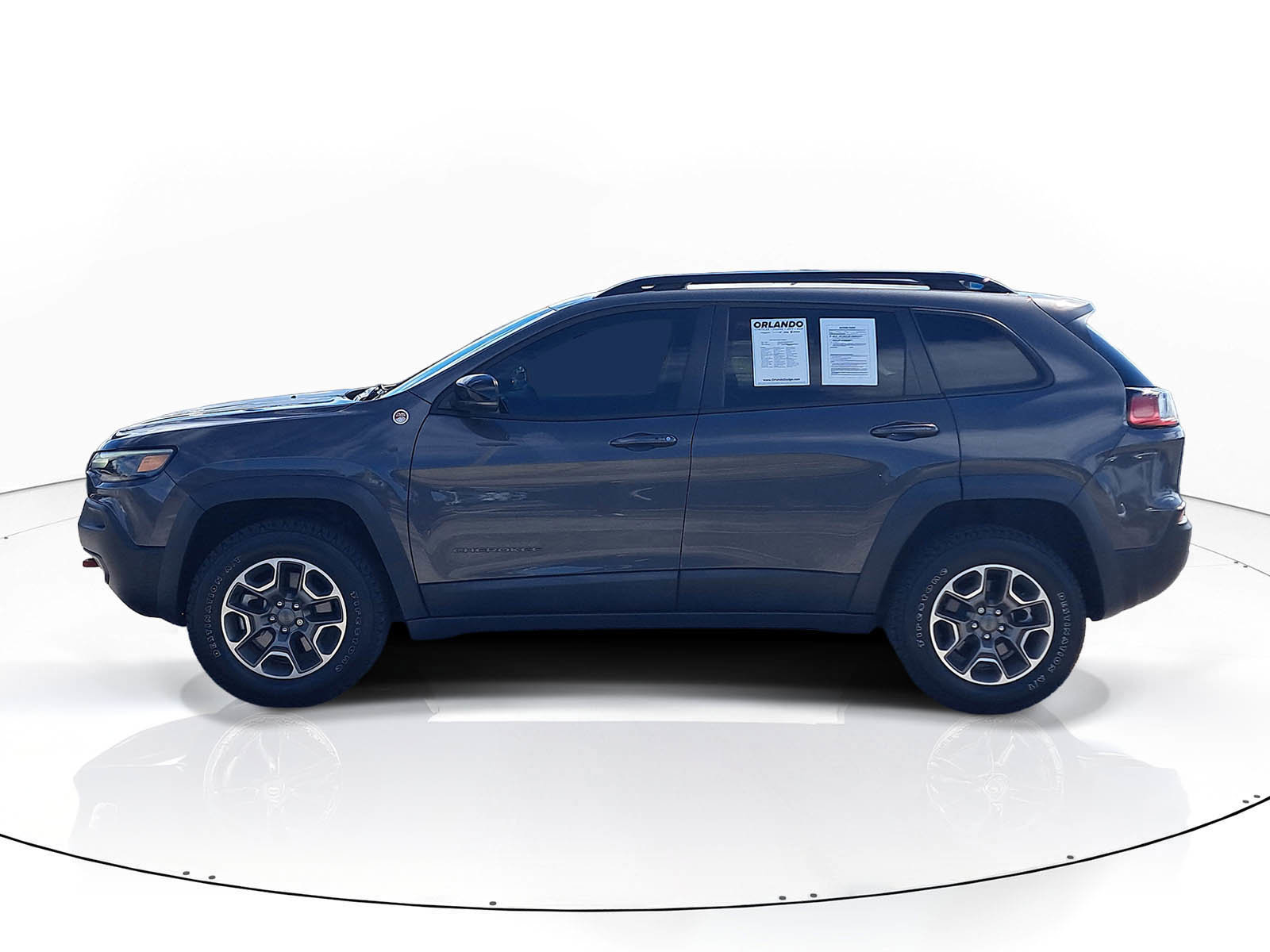 Used 2022 Jeep Cherokee Trailhawk w/ Premium Leather Package image 4