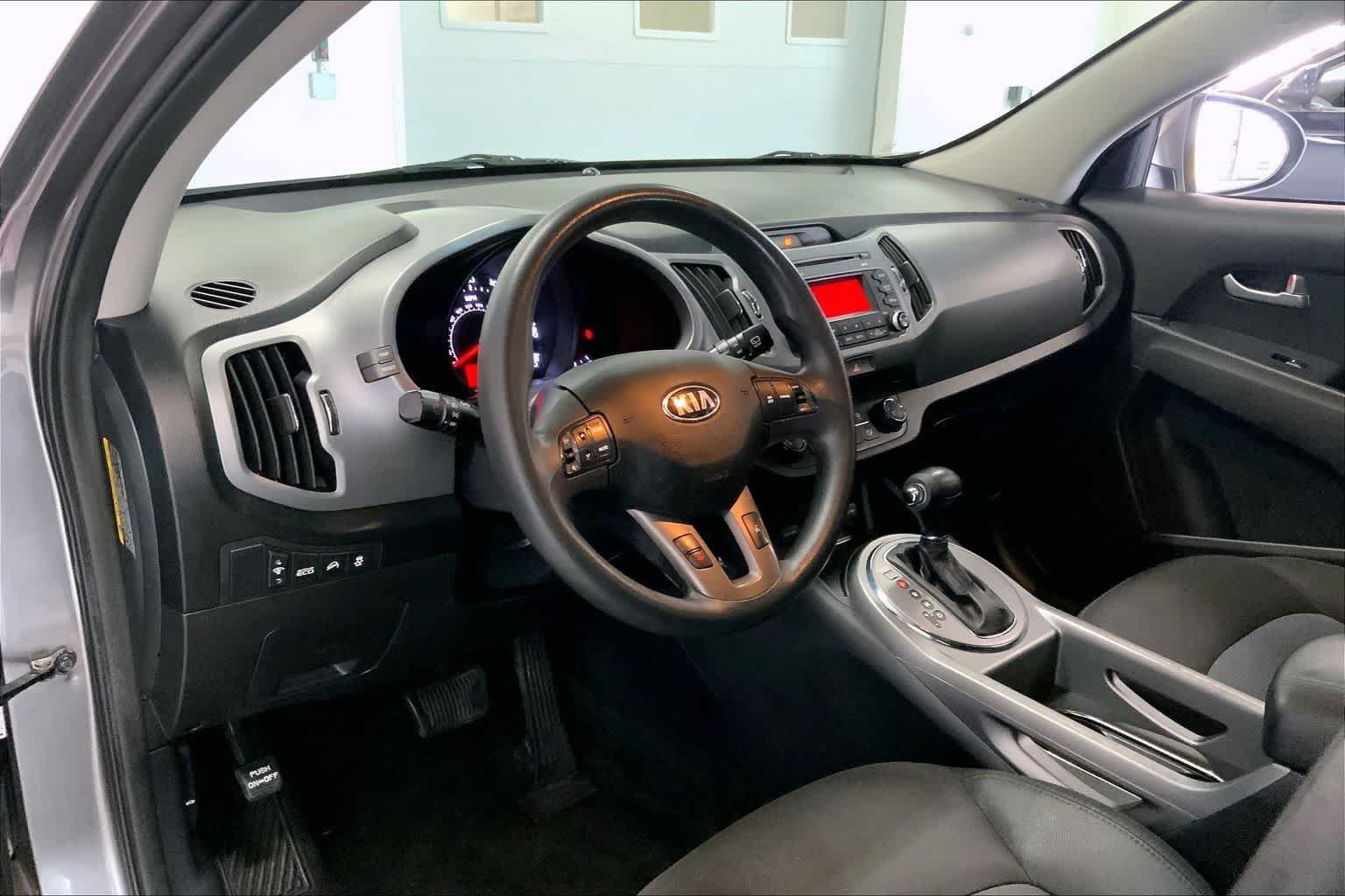 Used 2015 Kia Sportage LX FWD image 2
