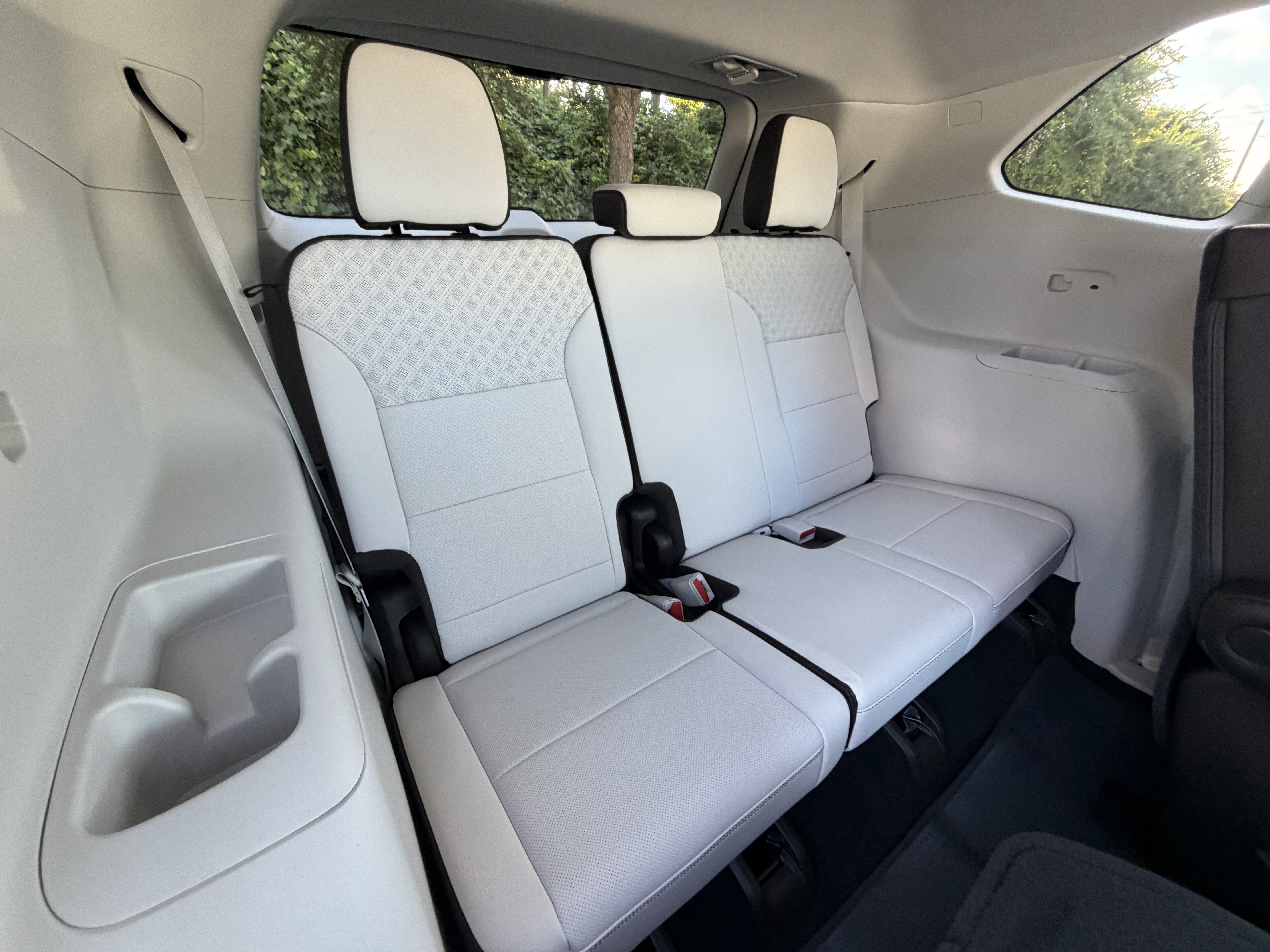 New 2027 GMC Acadia Denali w/ Denali Reserve Package FWD image 18