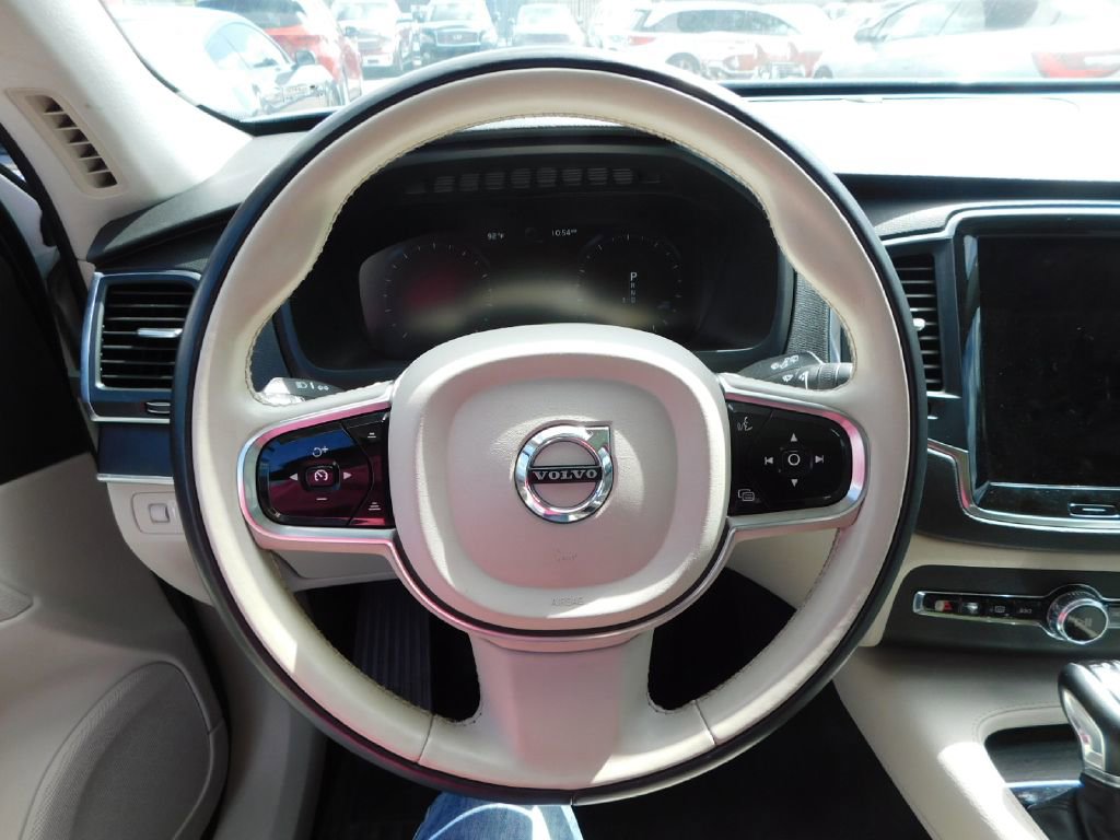 Used 2020 Volvo XC90 T5 Momentum w/ Protection Package Premier image 28