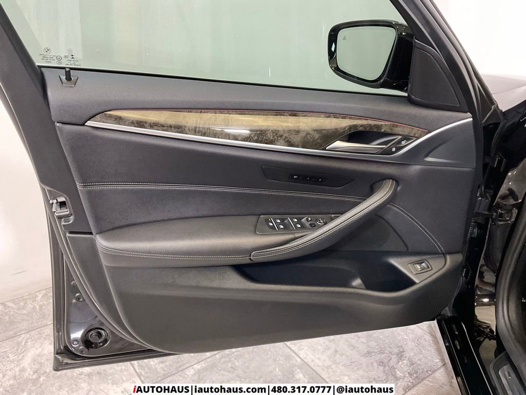 Used 2022 BMW 540i w/ Convenience Package image 34