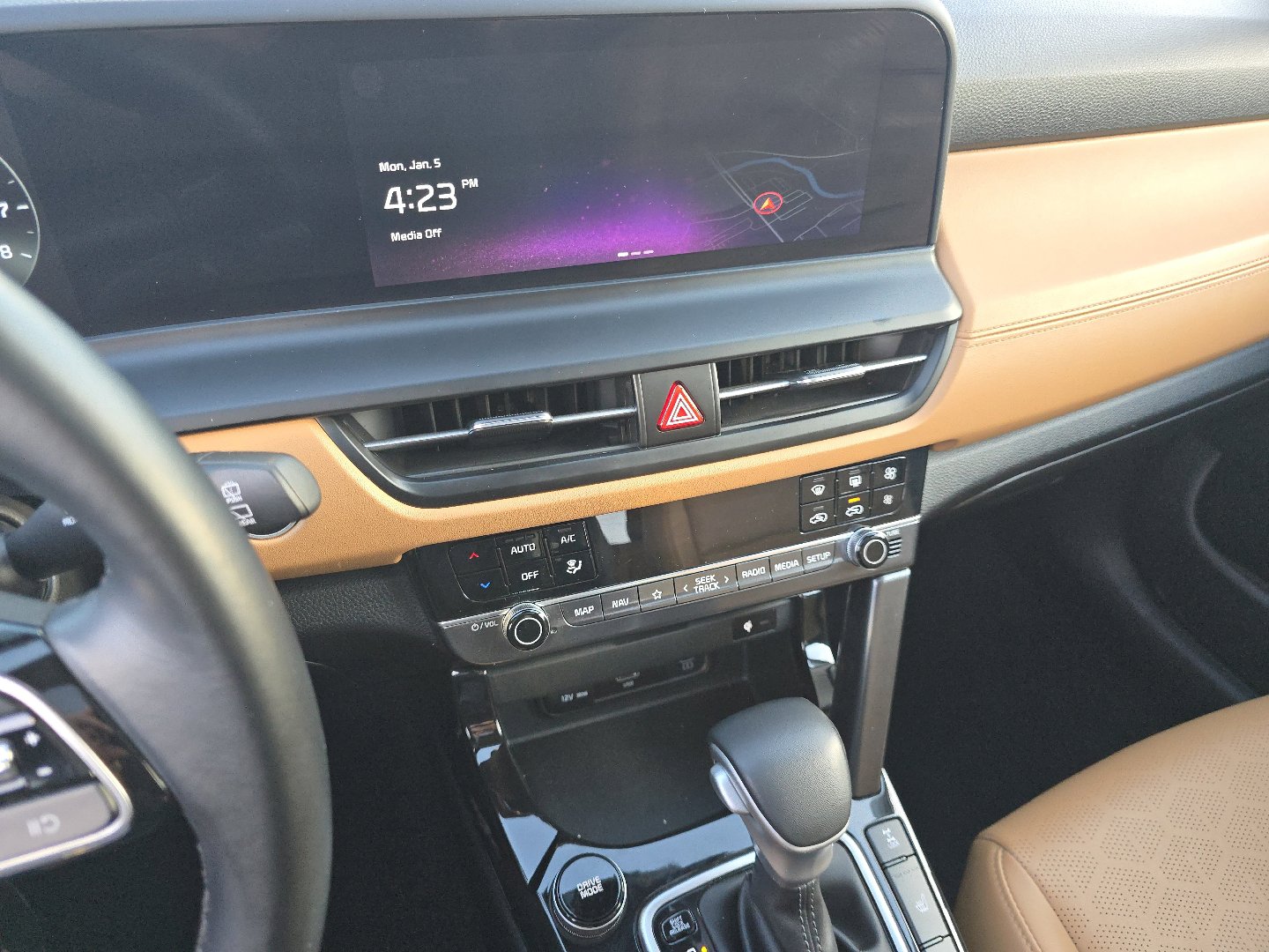 Used 2024 Kia Seltos EX image 29