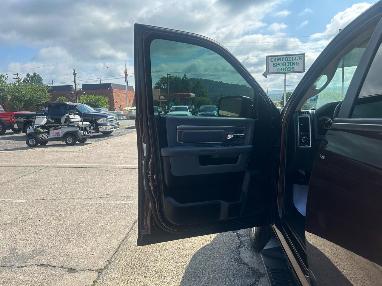 Used 2015 RAM 1500 Outdoorsman AWD/4WD image 14