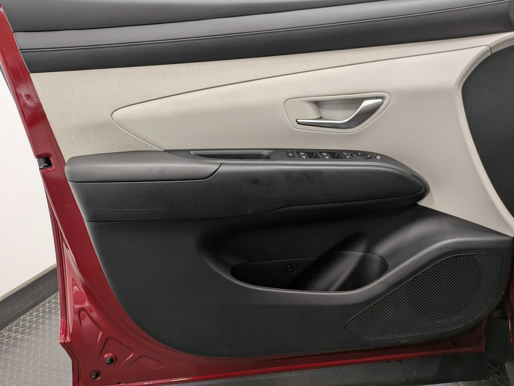 Certified 2025 Hyundai Tucson SEL AWD/4WD image 8
