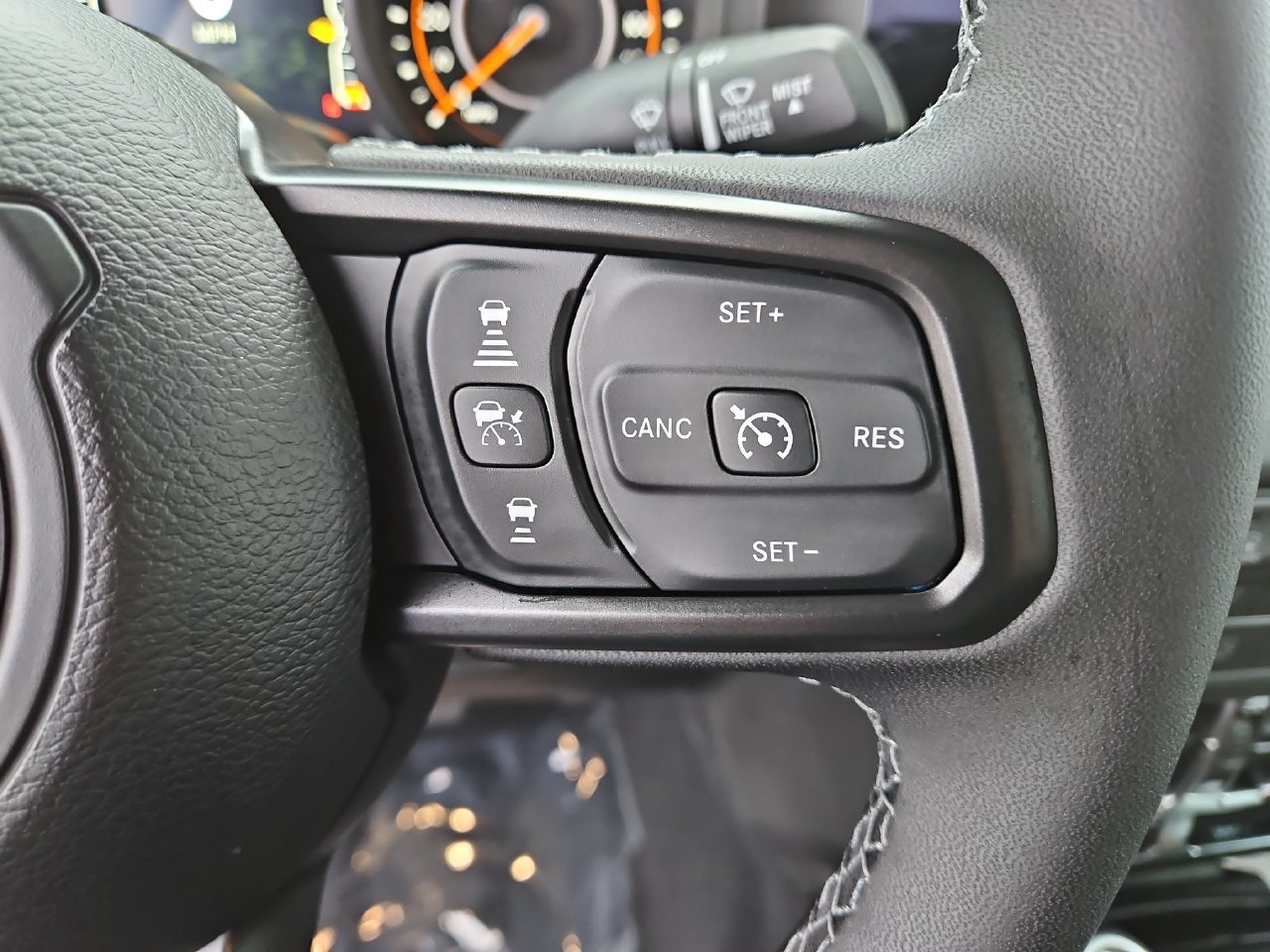 New 2026 Jeep Gladiator Mojave w/ Steel Bumper Group AWD/4WD image 27