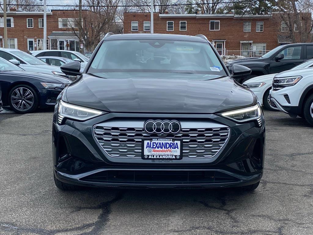 Used 2024 Audi Q8 e-tron Premium Plus w/ Premium Plus Package image 6