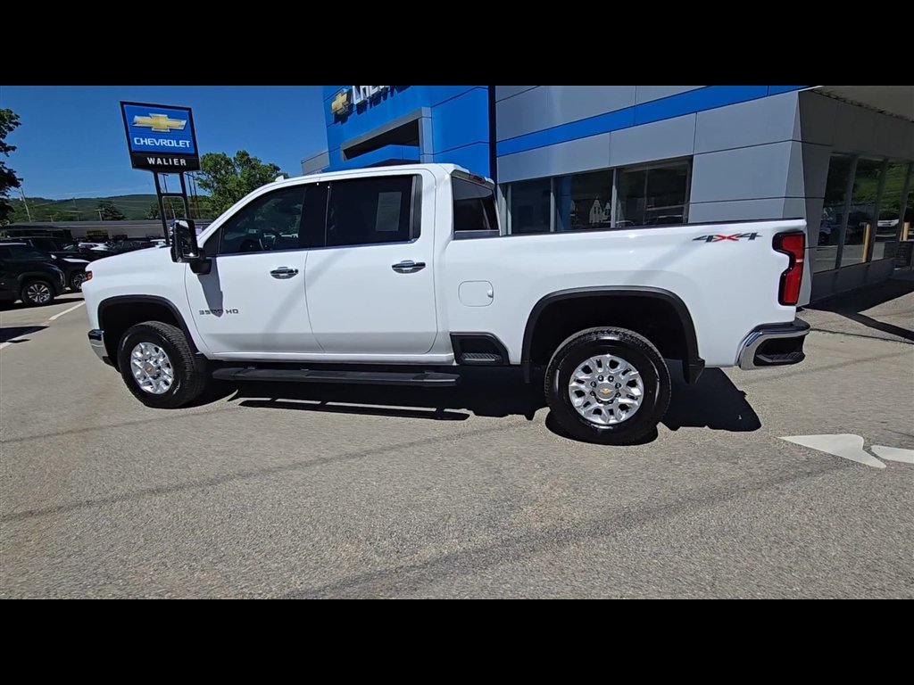 Used 2026 Chevrolet Silverado 3500 LTZ w/ LTZ Convenience Package AWD/4WD image 6