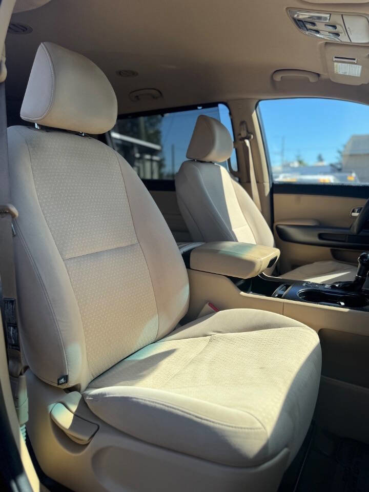 Used 2016 Kia Sedona LX w/ LX Convenience Package FWD image 6