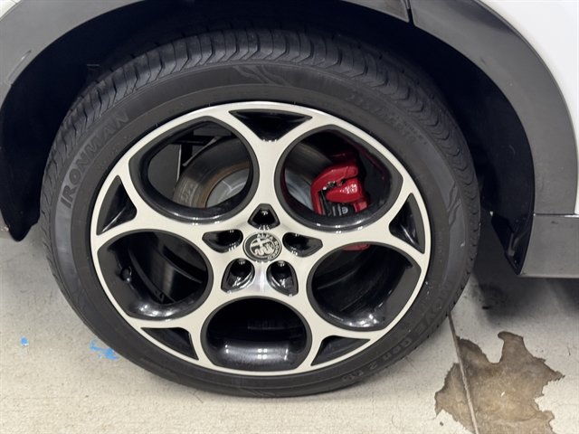 Used 2024 Alfa Romeo Tonale Veloce w/ Active Assist Package AWD/4WD image 9