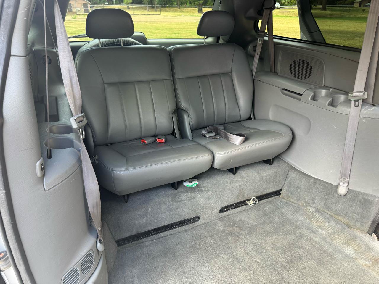 Used 2004 Dodge Grand Caravan SXT w/ Premium Group FWD image 16