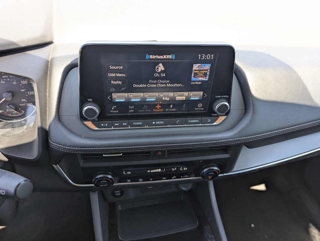 Used 2025 Nissan Rogue SV AWD/4WD image 14
