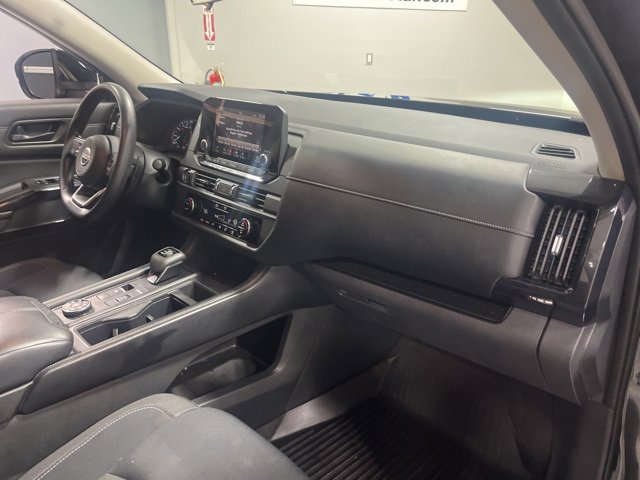 Used 2023 Nissan Pathfinder S image 22