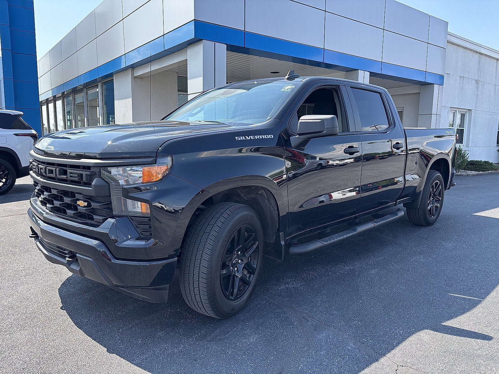 Used 2024 Chevrolet Silverado 1500 Custom AWD/4WD image 2