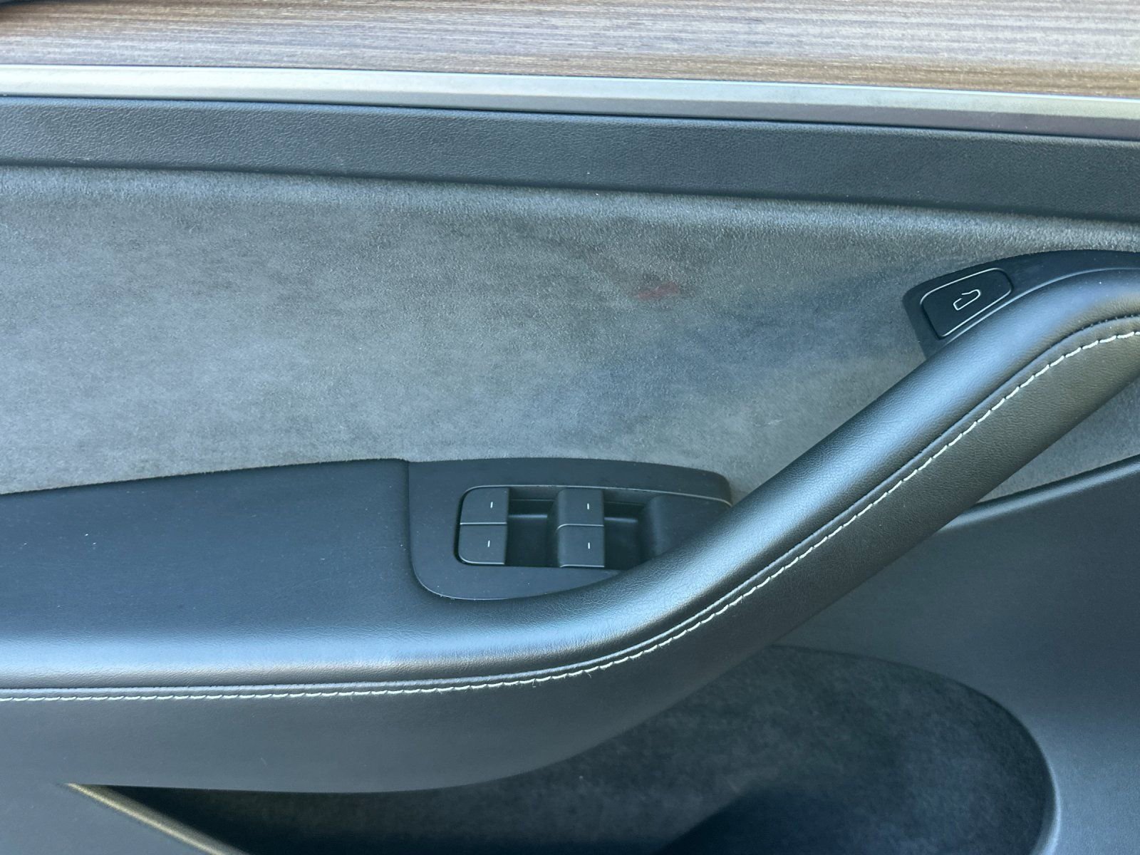 Used 2023 Tesla Model Y Performance image 11