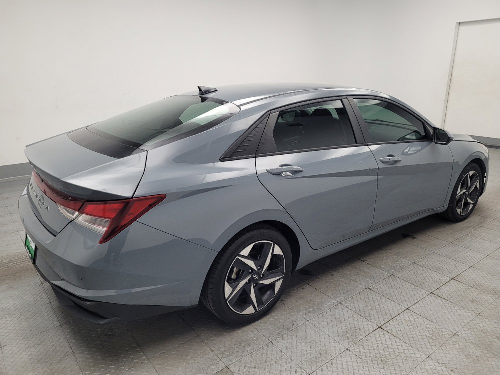 Used 2023 Hyundai Elantra SEL w/ Convenience Package FWD image 9