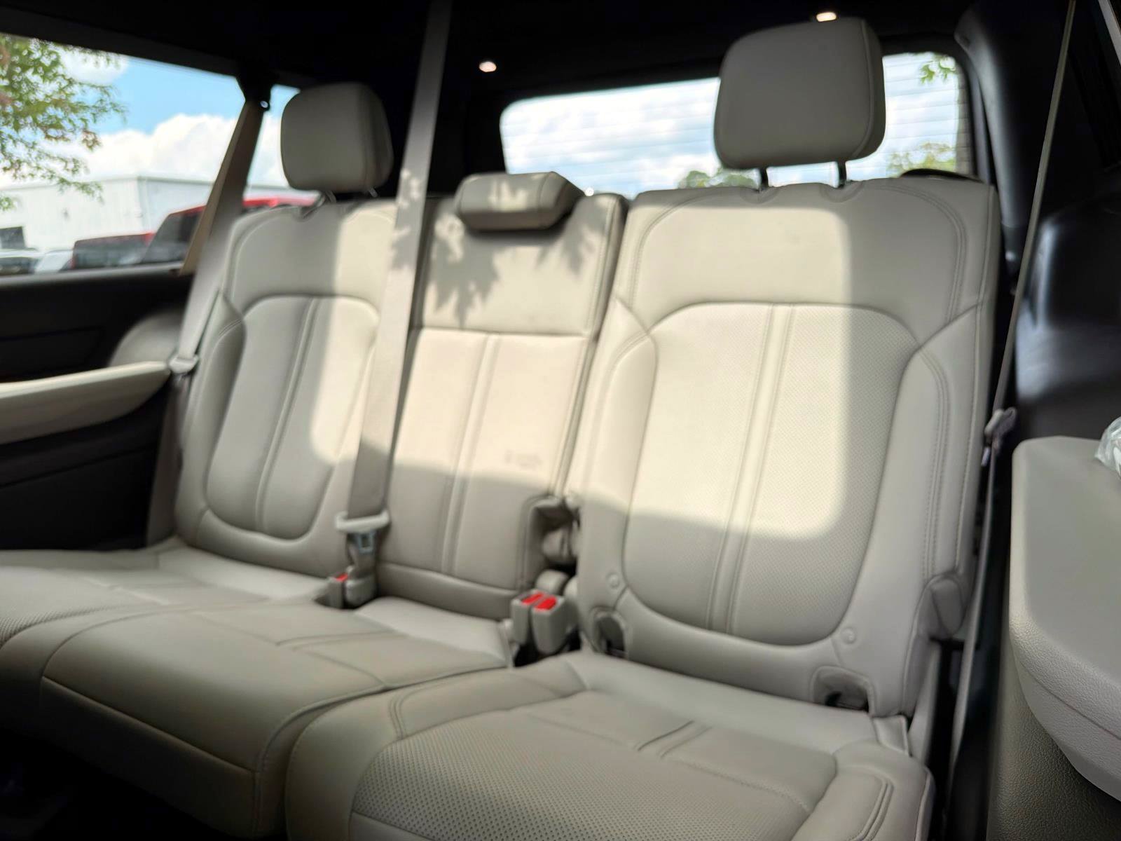 Used 2025 Jeep Wagoneer L 4WD w/ Convenience Group I image 5