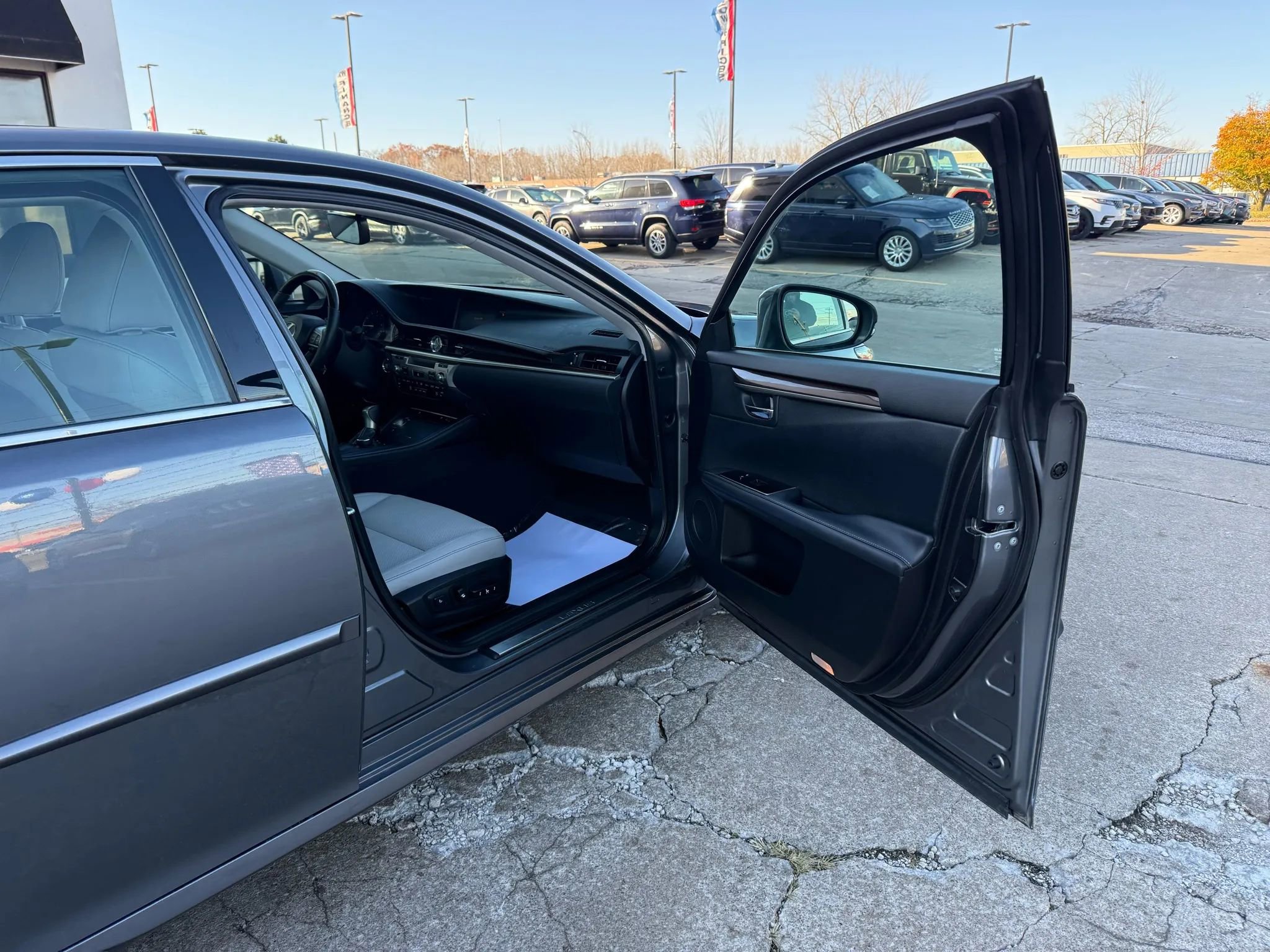 Used 2018 Lexus ES 350 image 24