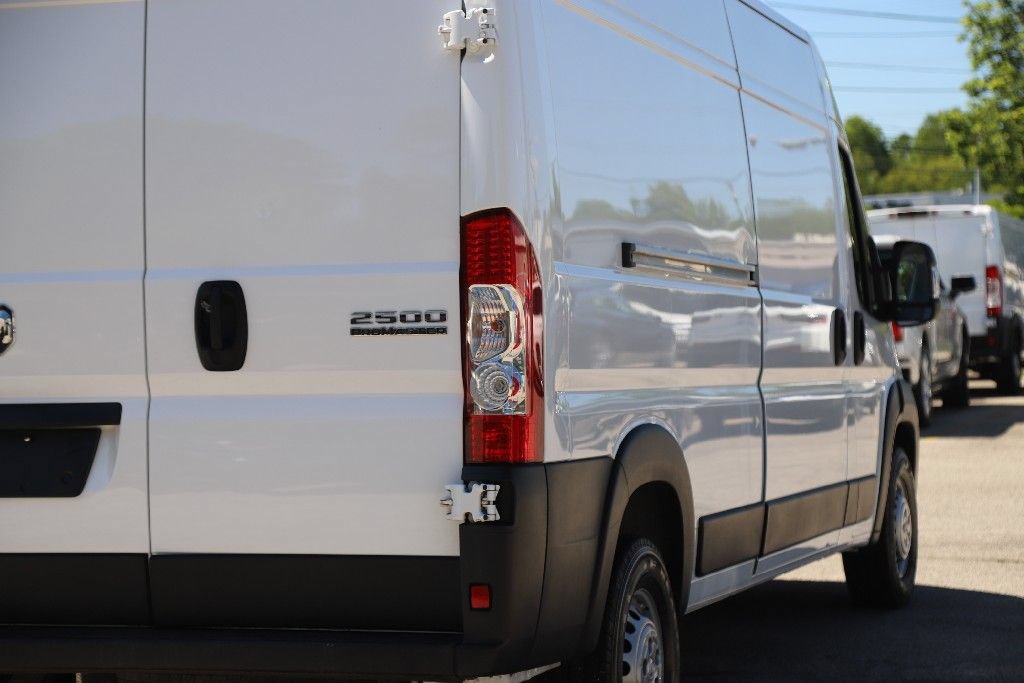 Used 2026 RAM ProMaster 2500 w/ Convenience Group FWD image 12