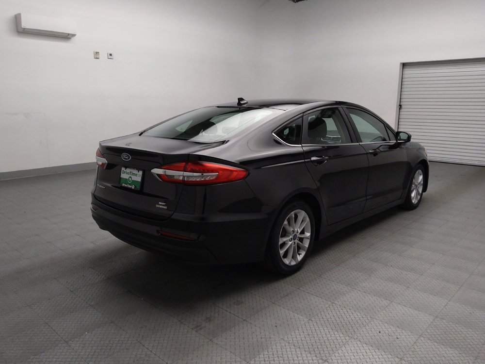 Used 2020 Ford Fusion SE image 9