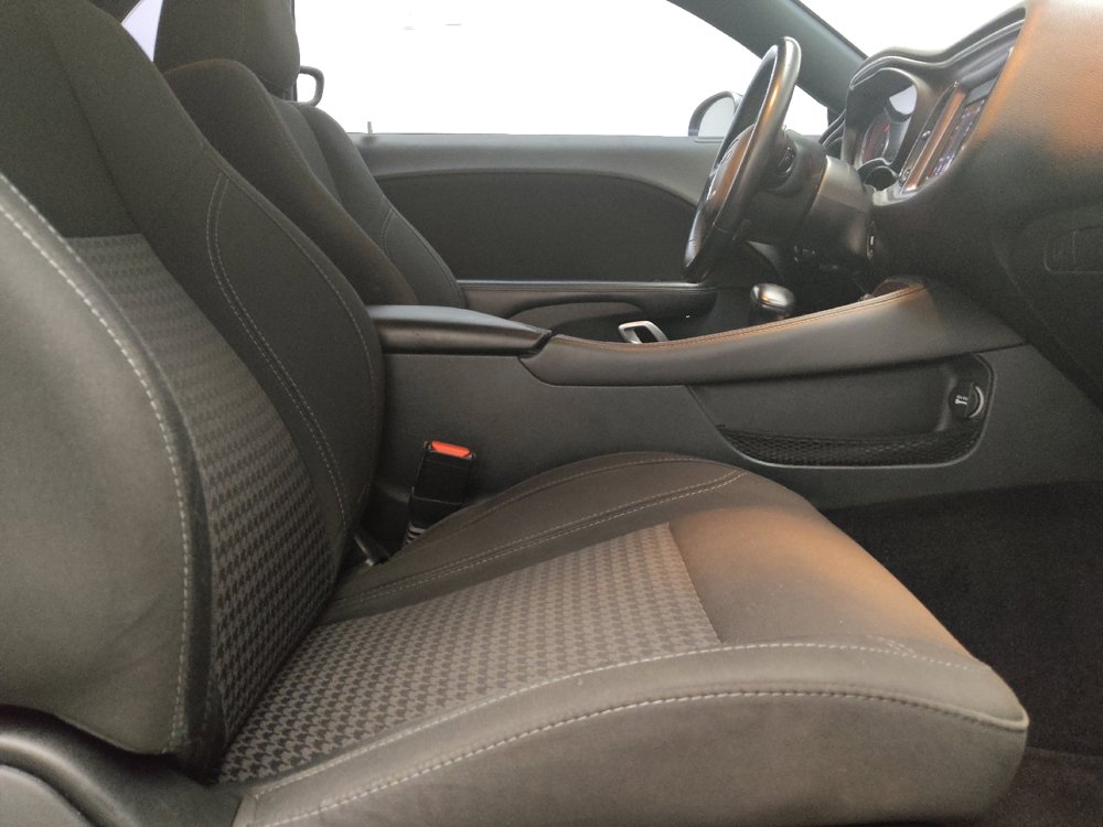 Used 2018 Dodge Challenger SXT RWD image 21