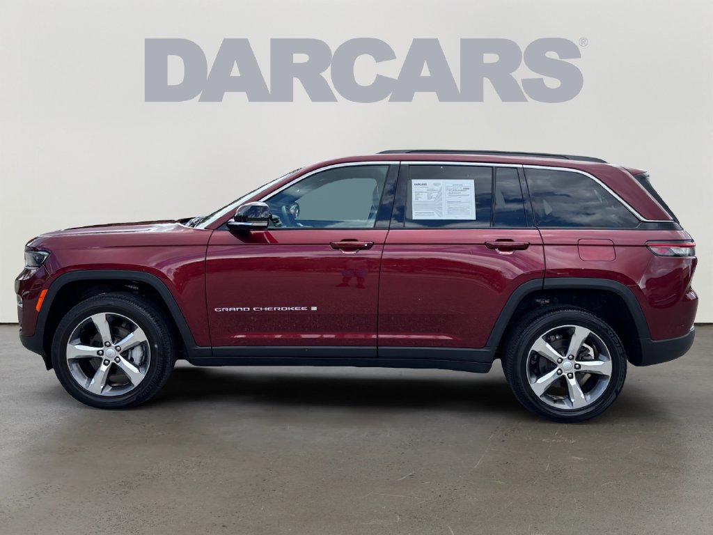 Used 2025 Jeep Grand Cherokee Limited AWD/4WD image 4