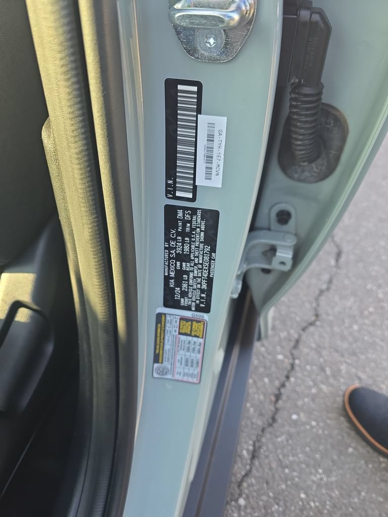 Used 2025 Kia K4 FWD image 27