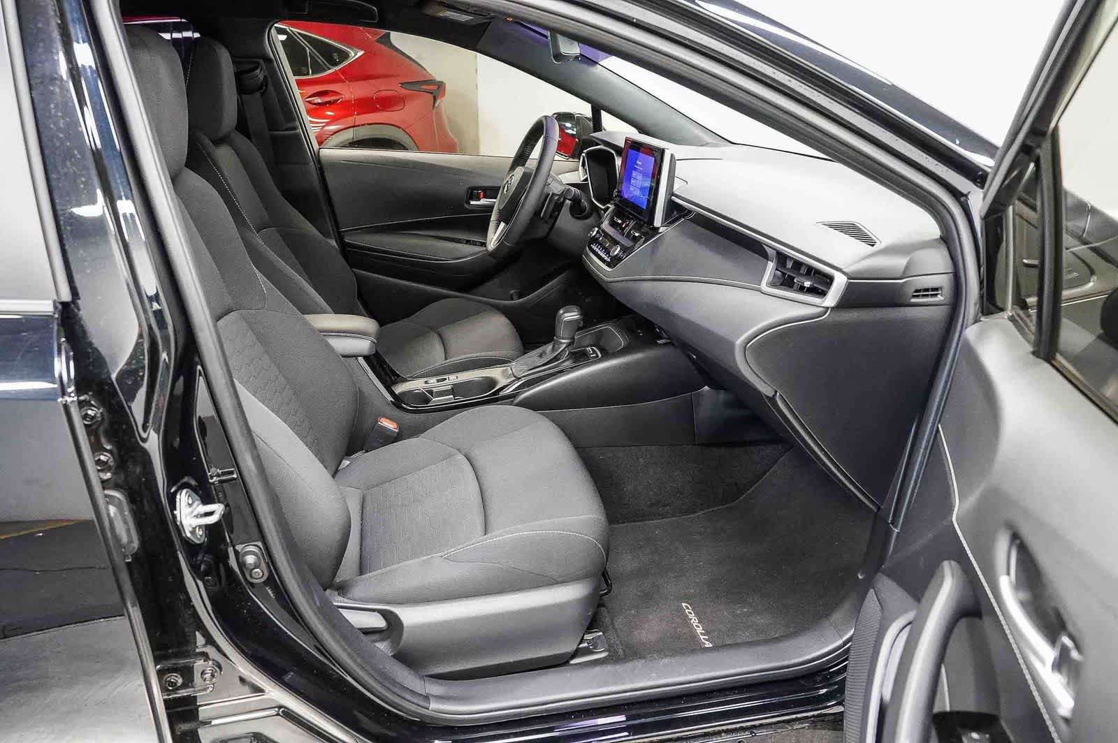 Used 2025 Toyota Corolla SE w/ SE Package FWD image 16