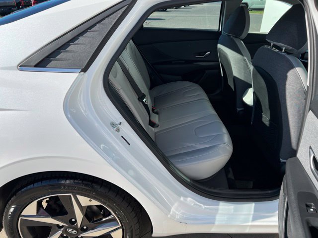Used 2023 Hyundai Elantra Limited w/ Cargo Package FWD image 32