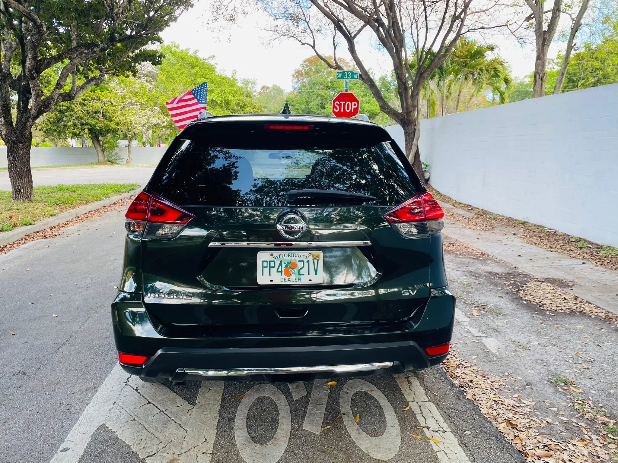 Used 2018 Nissan Rogue SV w/ Sun & Sound Touring Package image 4