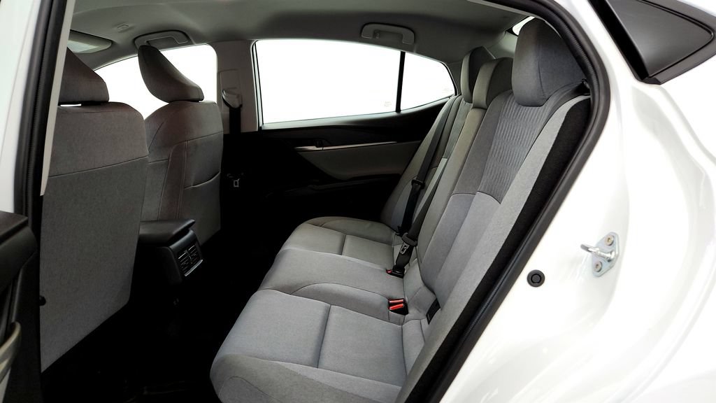 Used 2025 Toyota Camry LE AWD/4WD image 29