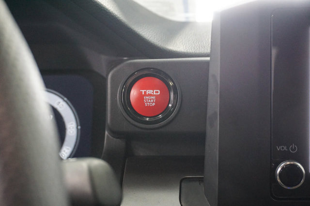 Used 2025 Toyota Tacoma TRD Sport AWD/4WD image 17