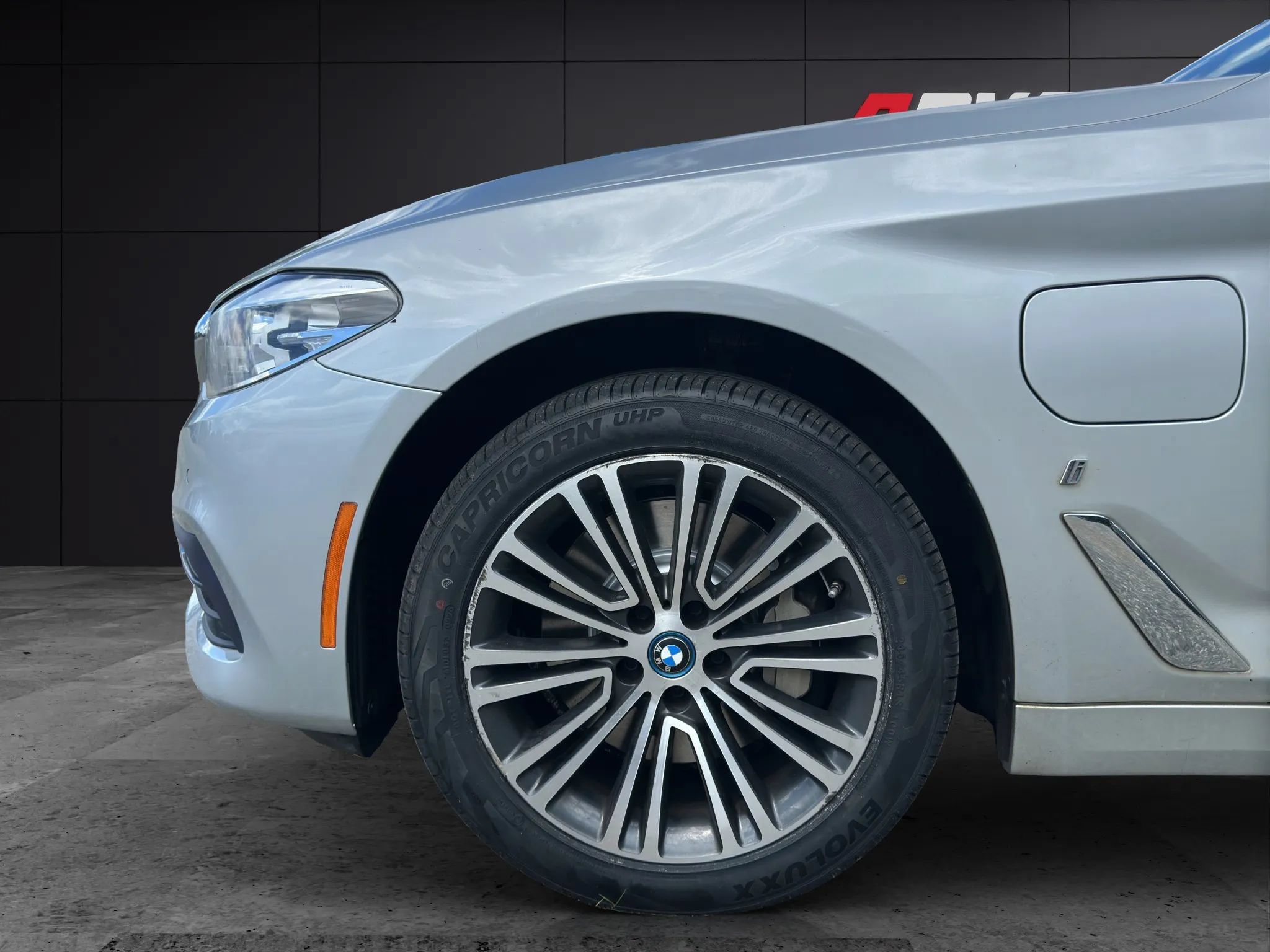 Used 2019 BMW 530e xDrive w/ Convenience Package AWD/4WD image 20